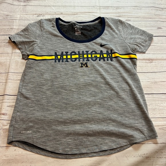 Michigan Wolverines The Nike Tee Dri Fit Team Logo T-Shirt Women's Size Medium - Picture 1 of 9